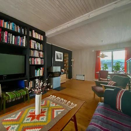 The Blue House In Lofoten Feriehus